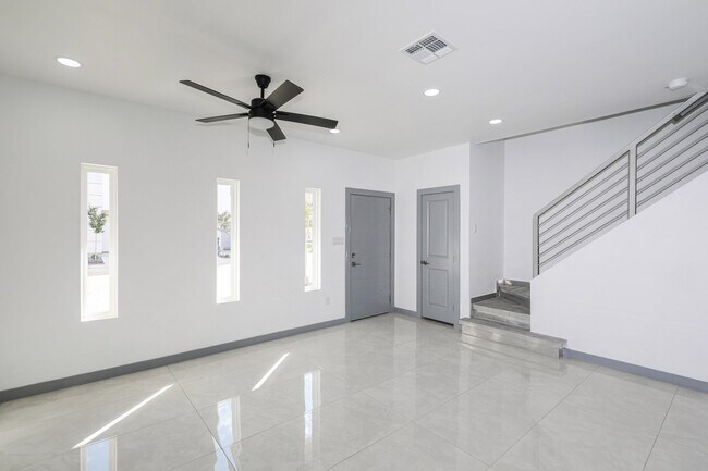 Photo - 1011 Emerald Valley Dr Unit 112 B