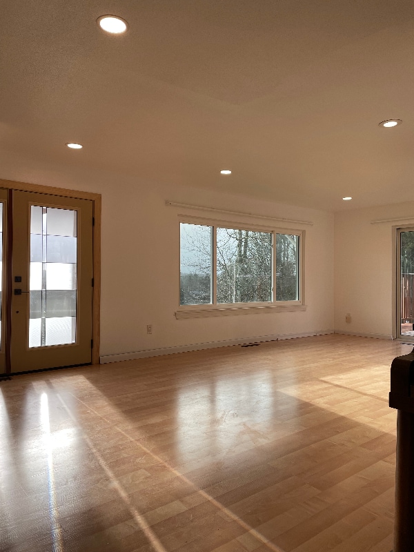 Building Photo - 129 126th St E Rental