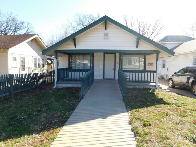 Building Photo - Spacious 3 bedroom/1 bath home in El Dorado!
