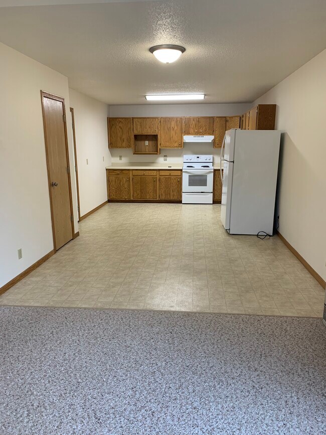 3413 Oak Knoll Dr Townhome For Rent in Eau Claire, WI