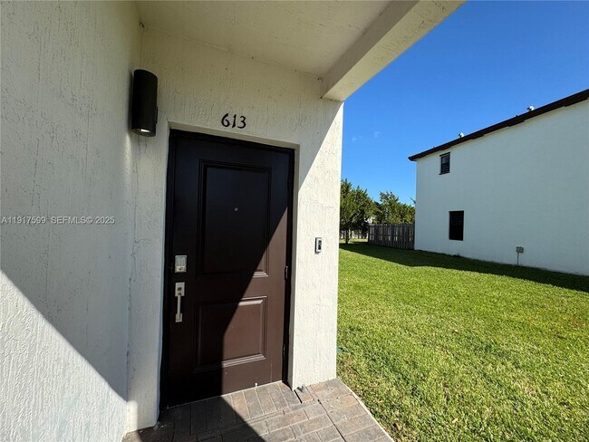 Photo - 613 NE 208th Terrace