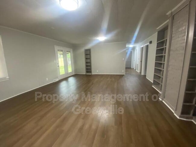 Photo - 549 State Rd S-30-82