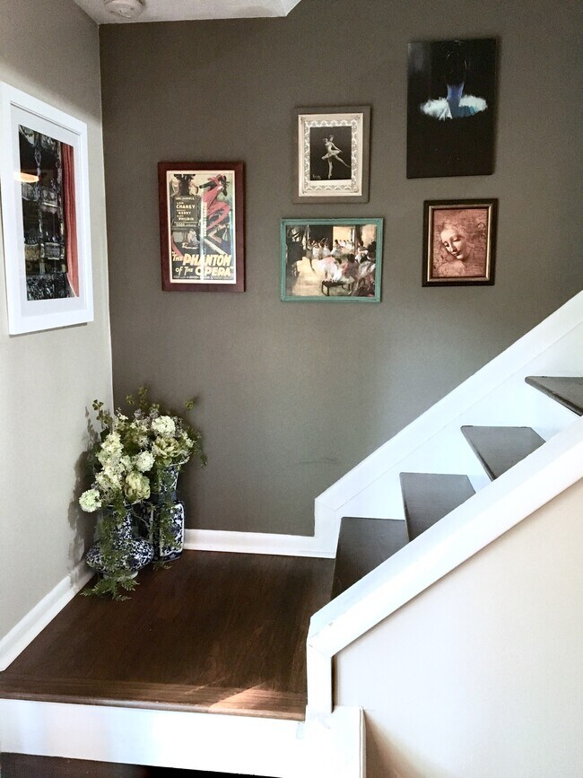 Photo - 1472 Tenbury Dr