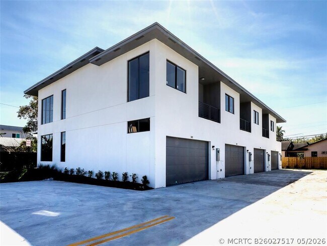 Photo - 102-116 NW 41st St