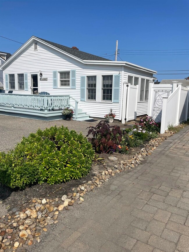 228 Bristol St