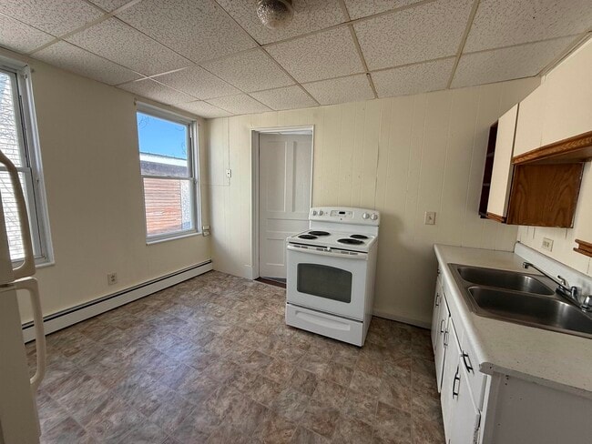 Photo - 141 Main St Unidad 2