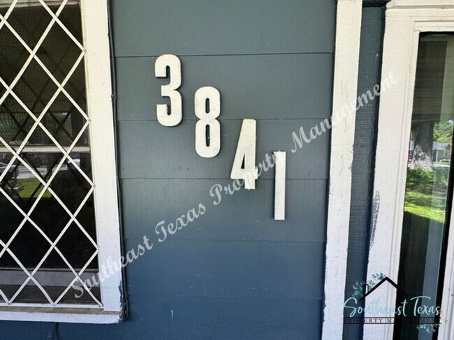 Photo - 3841 Canal Ave