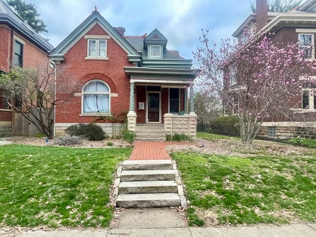 Building Photo - 290 E Deshler Ave Rental