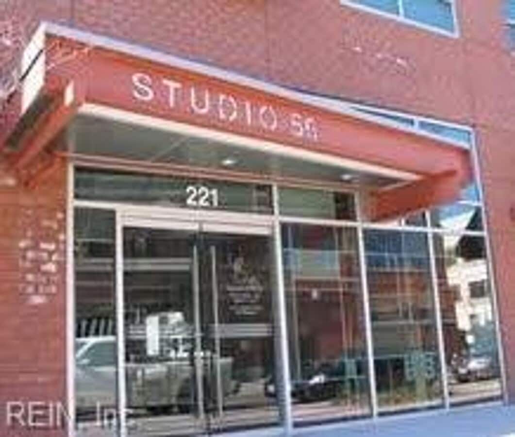 Loft Living at Town Center - Loft Living at Town Center Unit 548