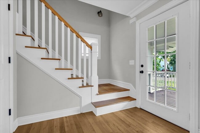 Photo - 203 Curry Ave