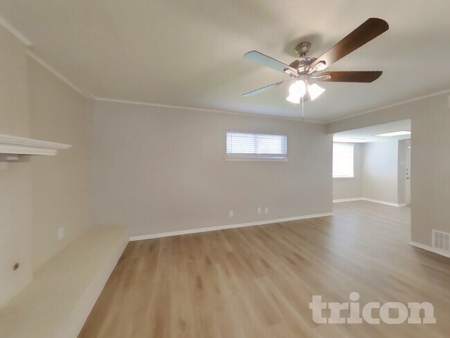 Photo - 1706 Crooks Ct