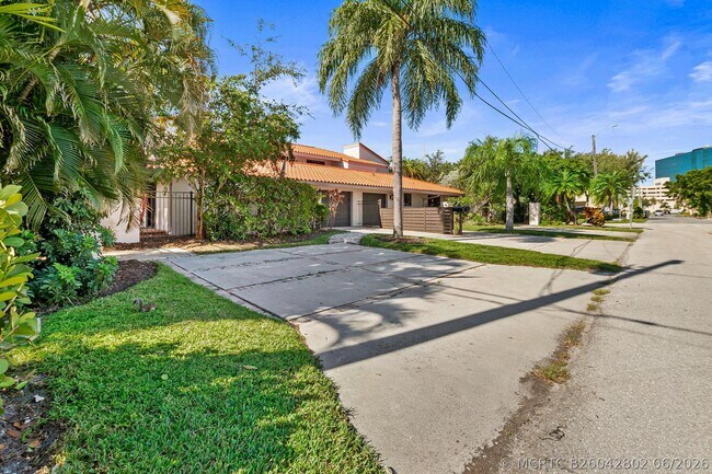 4850 NE 25th Ave