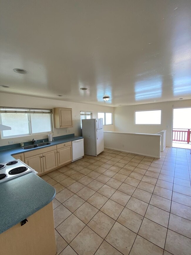 6707 Del Playa Dr Unit 1