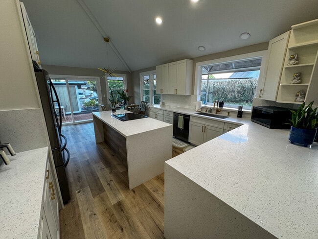 Photo - 95-457-457 Kaelo Pl