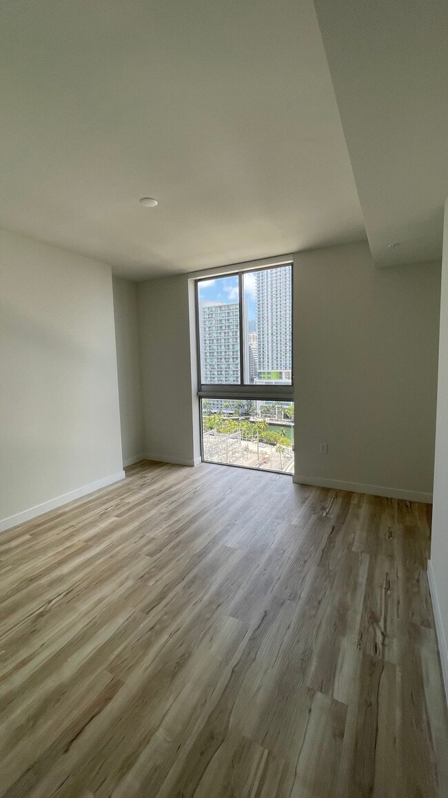 Photo - 529 SW 3rd St Unidad C1