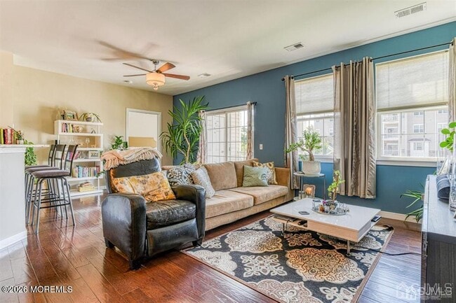 Photo - 123 Tower Blvd