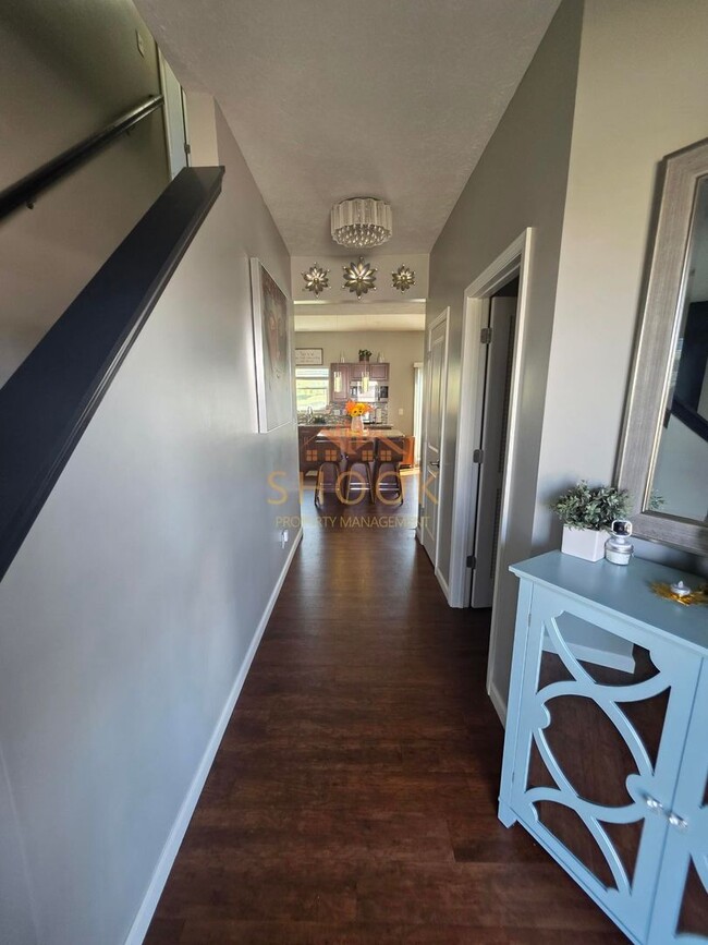 Photo - UPDATED 4 BEDROOM HOME WITH LOTS OF SPACE ...