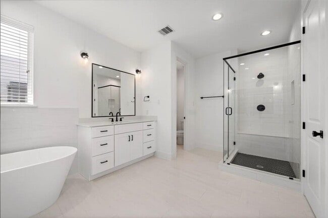 Building Photo - 1819 Prospect St