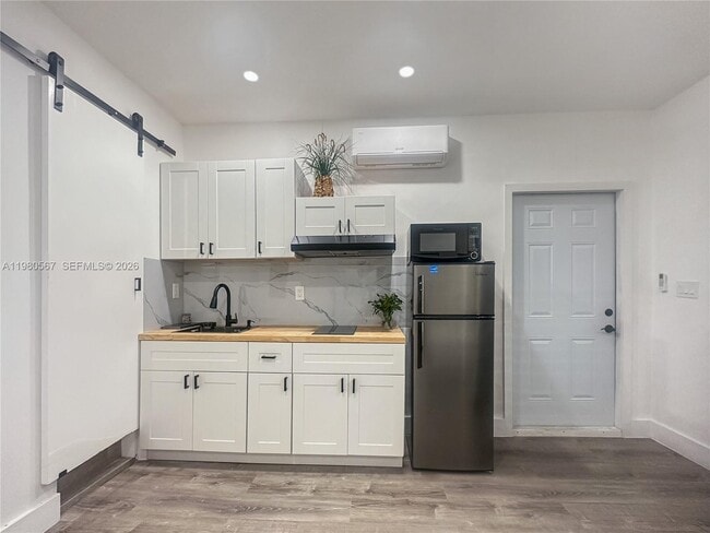 Building Photo - 15400 SW 169th Ln Unit Side