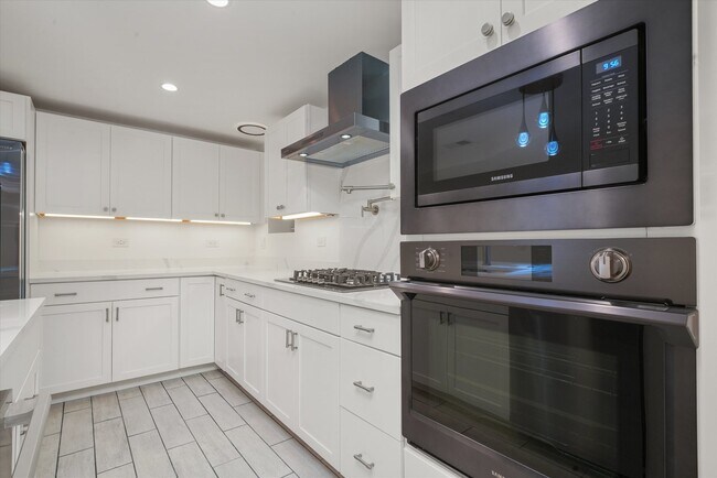 Photo - 2203 W Giddings St Unit G