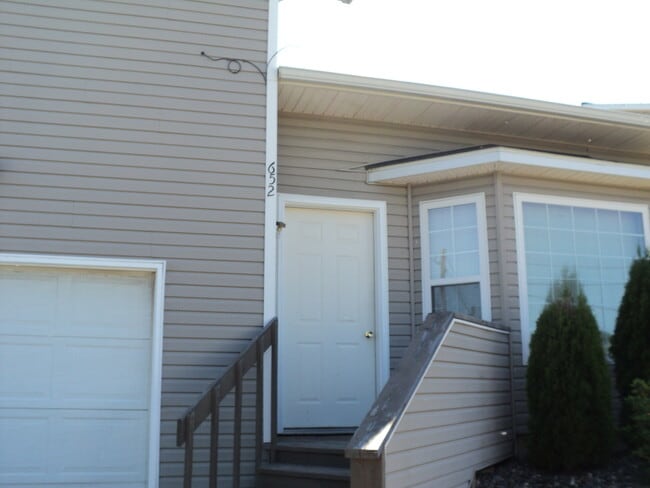 Building Photo - 652/654 N. Polk Unit 652