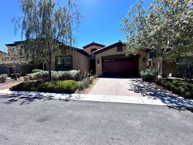 Photo - 3 Bedroom 2 bath single story home in Gated Community in Silverado Ranch area