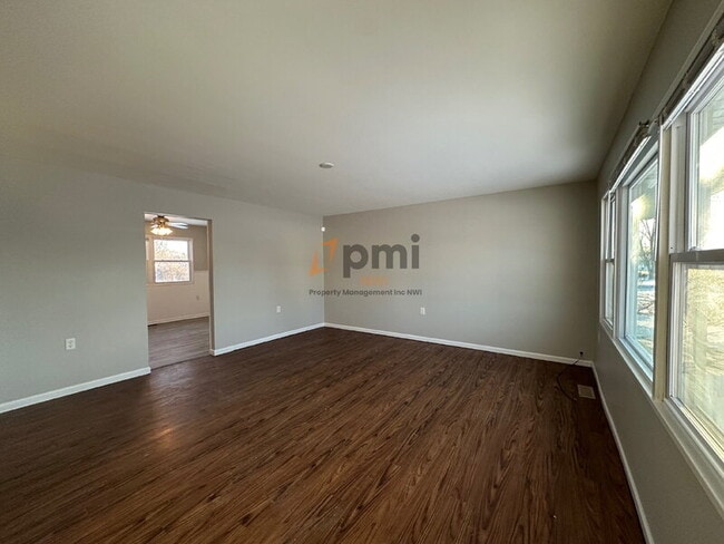 Photo - 333 Midway Dr