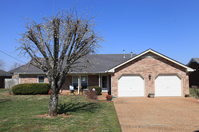 3 bed, 2 bath home in Smyrna - 3  bed, 2 bath home in Smyrna