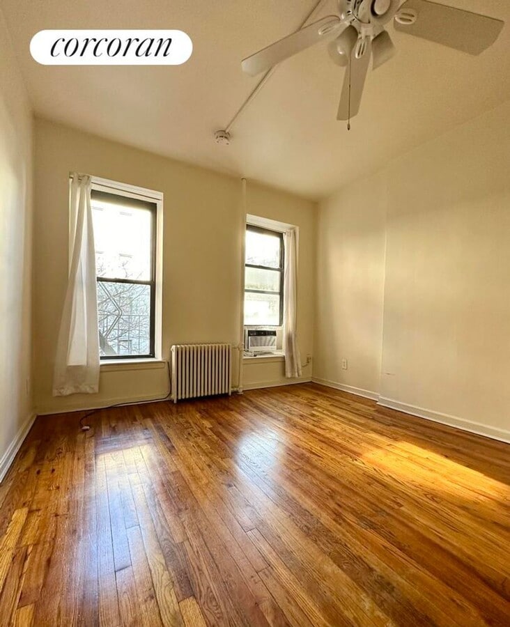 Photo - 444 W 49th St