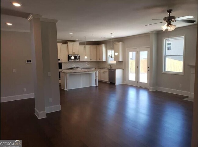 Photo - 2033 Hamilton Lake Pkwy