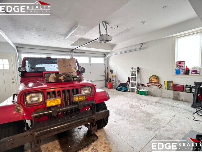 Building Photo - 122 Tremont St Rental