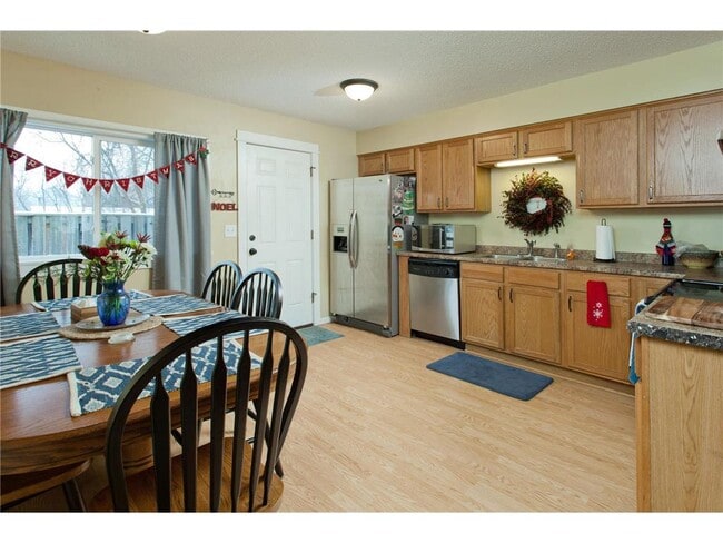 Photo - 831 Weeks Ave SE