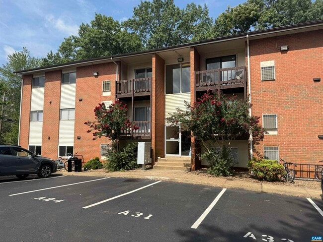 Building Photo - 1215 Wertland St Unit a42 Rental