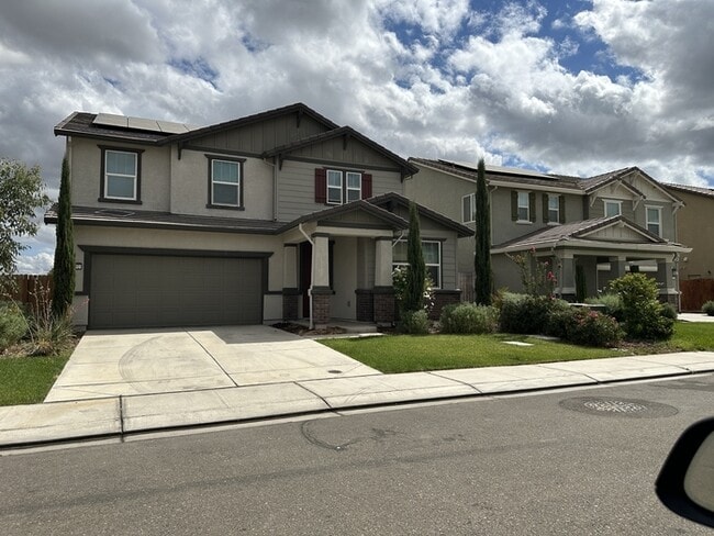 Photo - Manteca 5 Bedroom, 3 Bath Executive Style ...