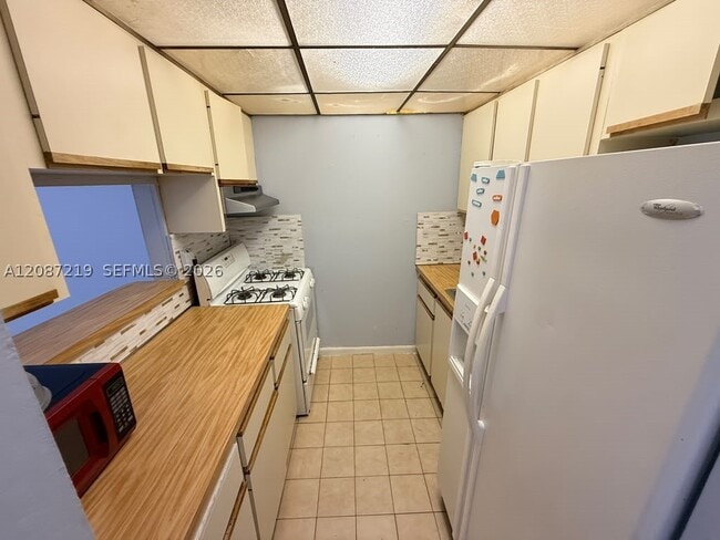 Photo - 1255 W 53rd St Unit 309