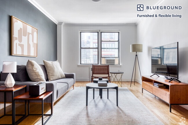Building Photo - 108 W 15th St Rental