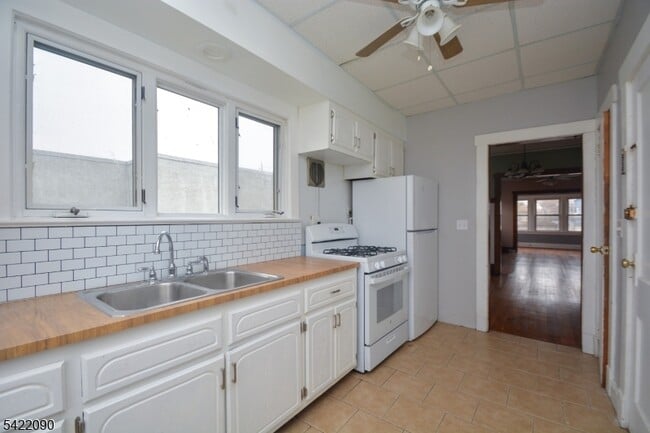 308 Hoboken Rd Unit 2