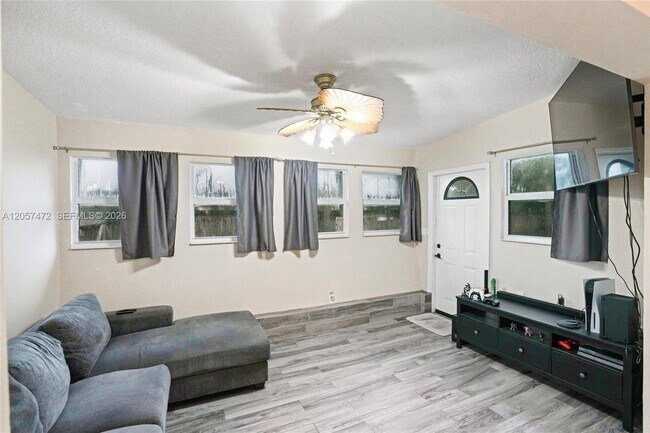 44 NW 19th St