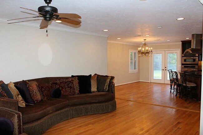 Photo - 5022 Darnell St