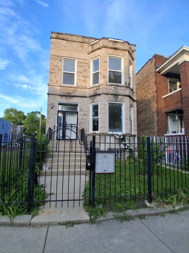 Building Photo - 5427 S Aberdeen St Unit 1