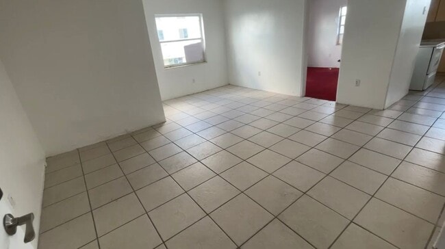 Building Photo - 3599 NW 23rd Ave Unit APT 1