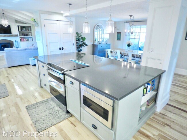 Photo - 6 br, 3.5 bath House - 3990 S. Syracuse Way