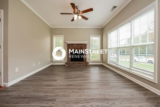 Photo - 4 Bedroom Pet-Friendly Home in Fayetteville, GA with Main Street Renewal