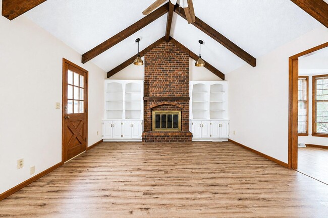 Photo - Spacious Shawnee Home Near Mill Creek Streamway Park