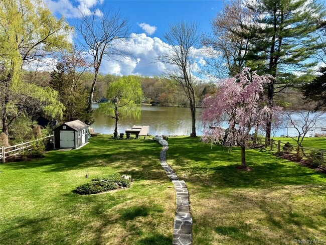 Building Photo - 34 Twin Lakes Rd