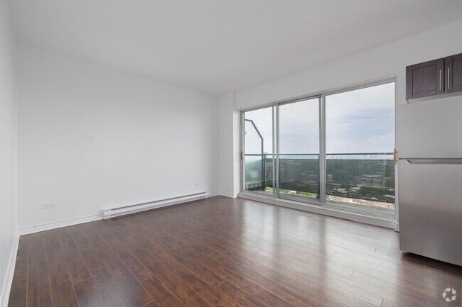 Studio - 382 SF- Main Room - Tour du Parc