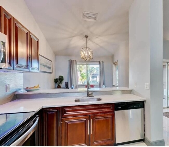 Photo - Stylish 2-Bedroom Condo with Resort-Style ...