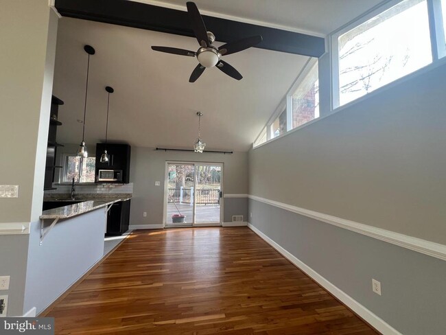 Photo - 10123 Eastlake Dr