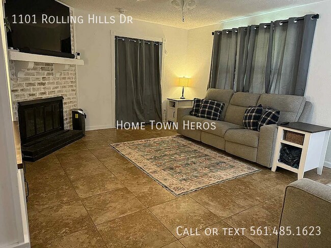 Photo - 1101 Rolling Hills Dr