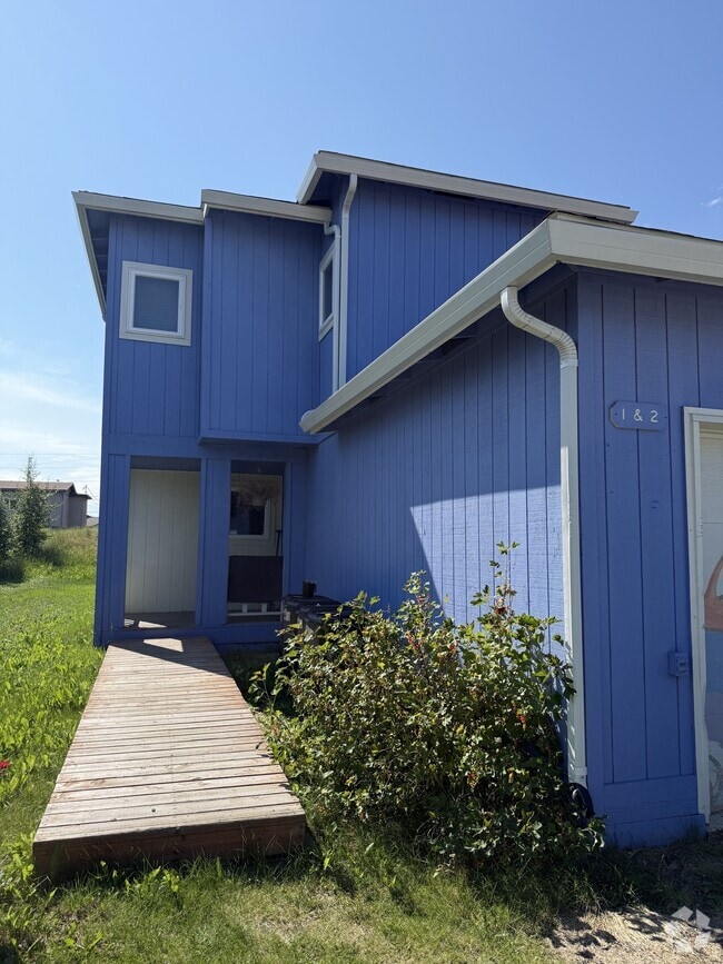 Building Photo - 1215 28th Ave Rental